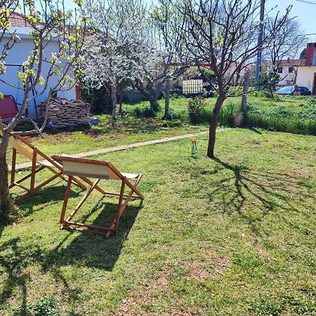 Two Bedroom Apartmant Marijano With Garden *