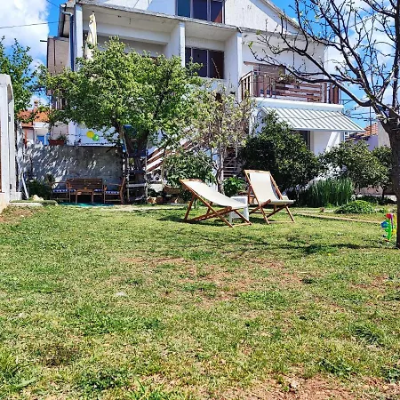 Two Bedroom Apartmant Marijano With Garden *